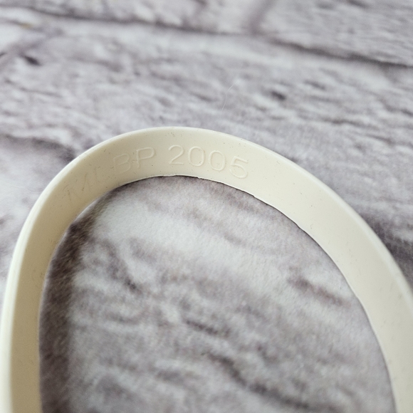 Boston Red Sox Silicone Rubber Bracelets 3 - Picture 3 of 6